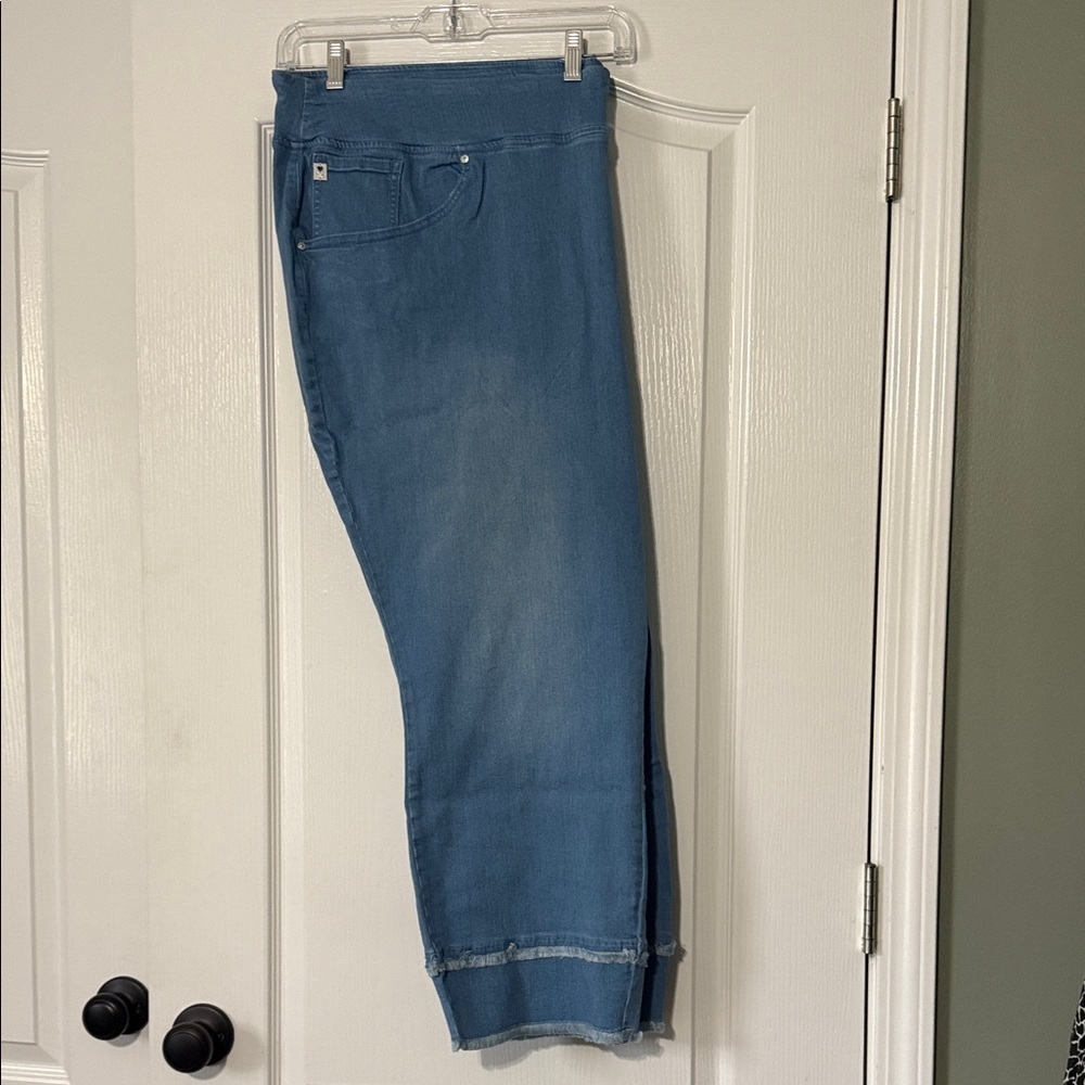 Blue Denim Jeans with Frayed Hem